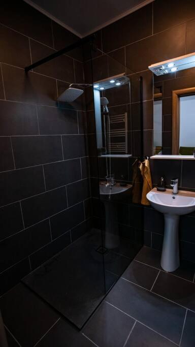 Sunrise Apartment Oradea Buitenkant foto