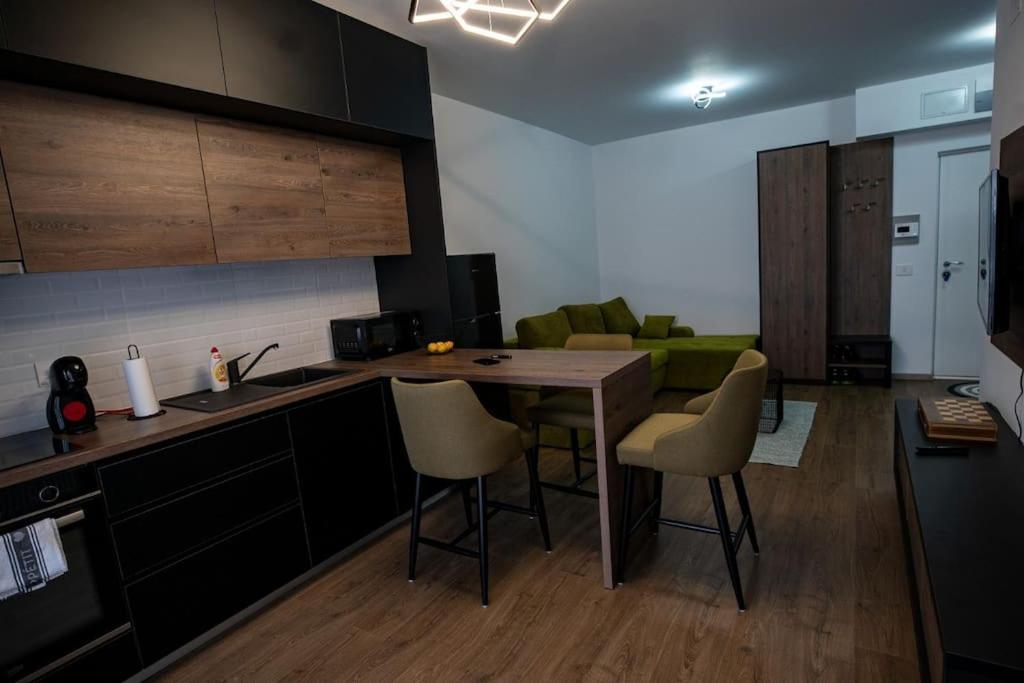 Sunrise Apartment Oradea Buitenkant foto
